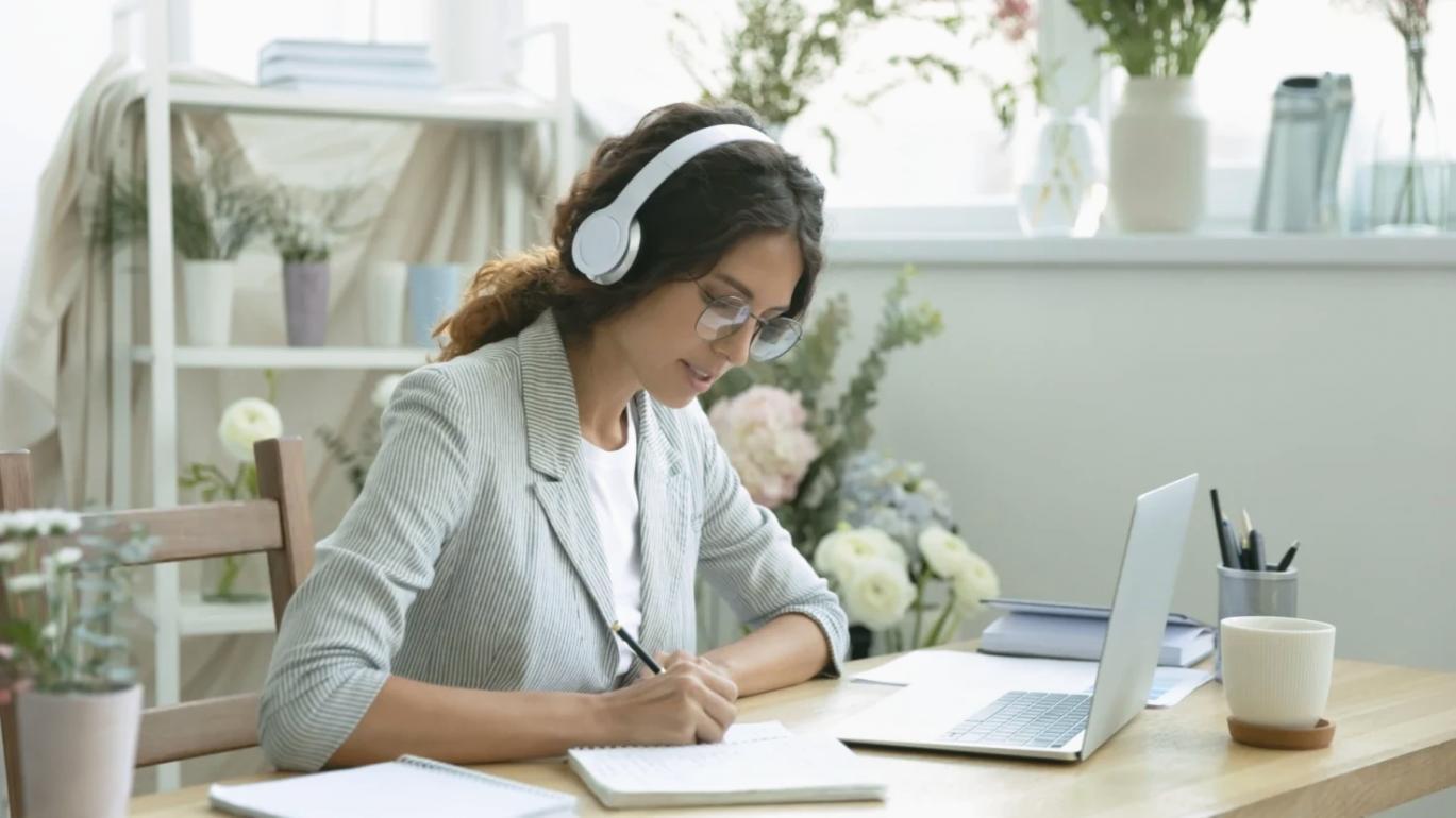 Entwicklung konkreter Umsetzungsschritte für persönliches Wachstum